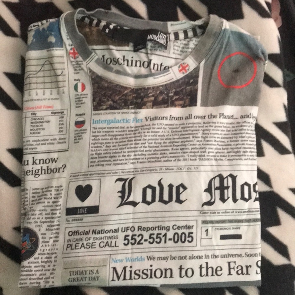 Moschino t shirt